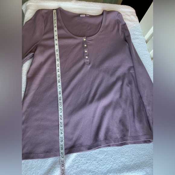 GAP Lavender Long Sleeve Women's Tee - Picture 8 of 10